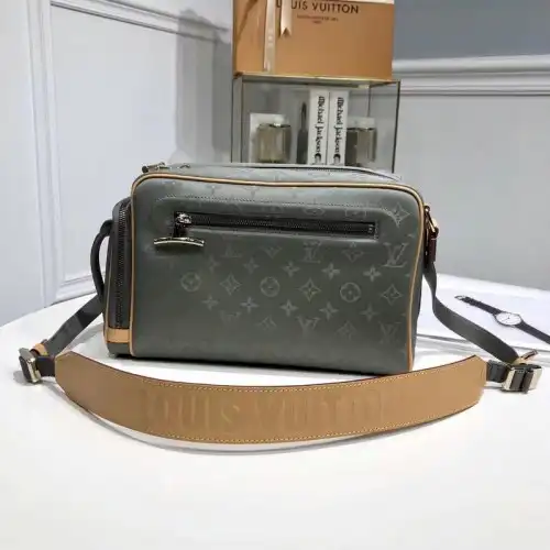 FASH LOUIS VUITTON Bags 19T1L0590