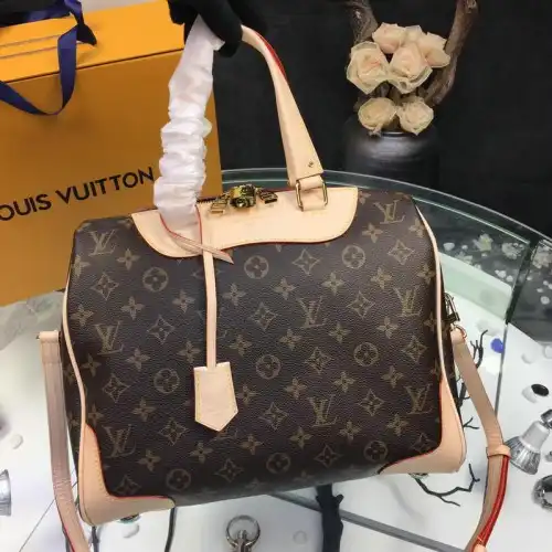 LV Bags 19T1L0606