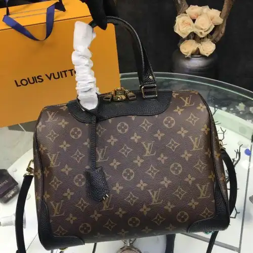 LV Bags 19T1L0607