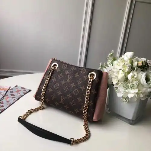 LV Bags 19T1L0611