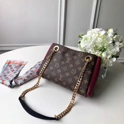 Louis Vuitton Bags 19T1L0613