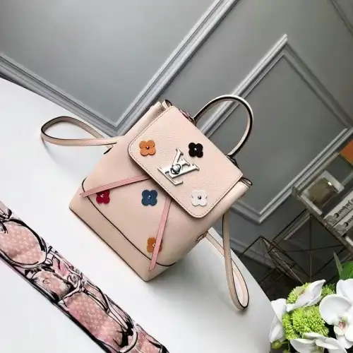 LV Bags 19T1L0630