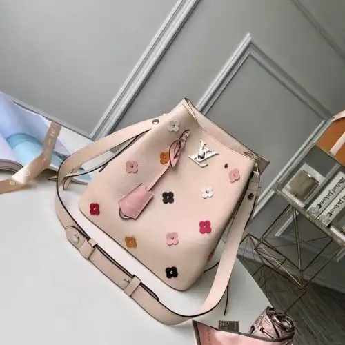 Fashionrepsfam ru LV Bags 19T1L0631