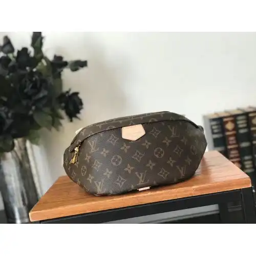 LV Bags 19T1L0640