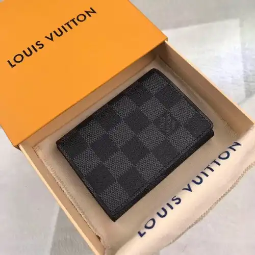 LV Bags 19T1L0648