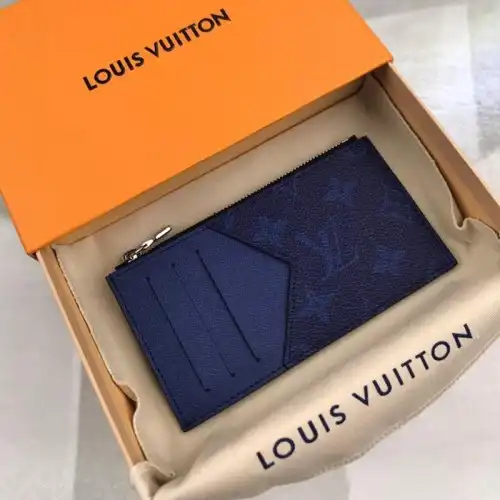 LV Bags 19T1L0668