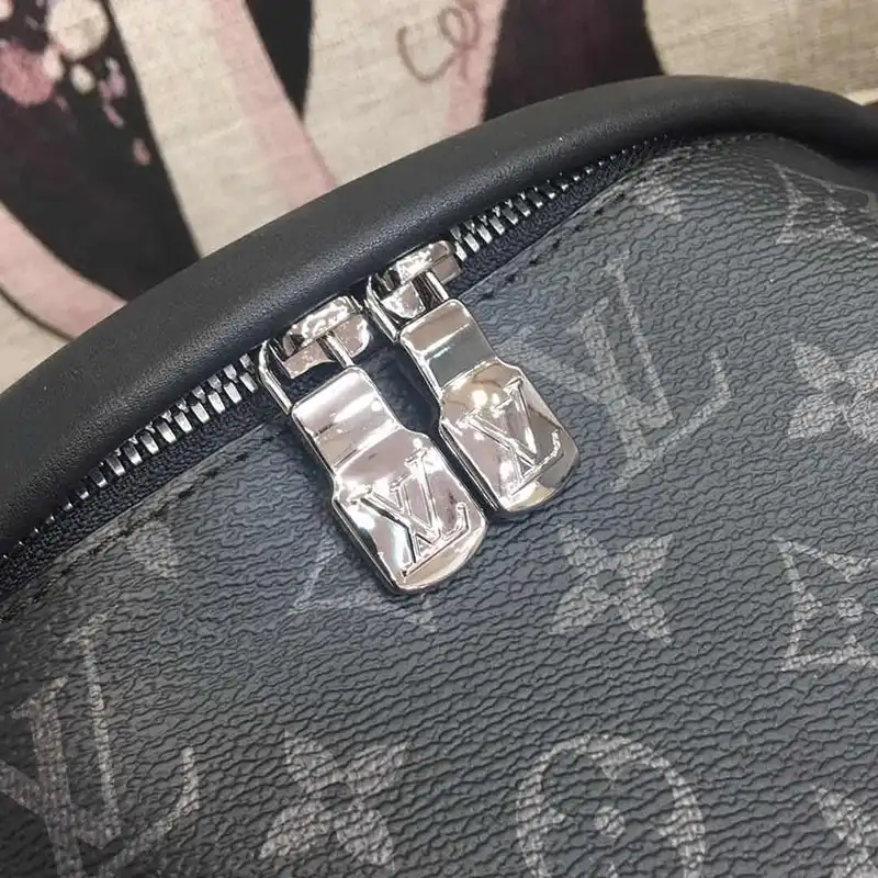 LV Bags 19T1L0675