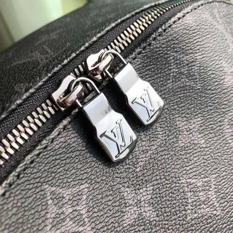 LV Bags 19T1L0678