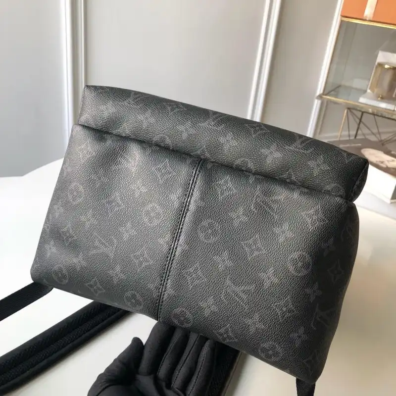 LV Bags 19T1L0678