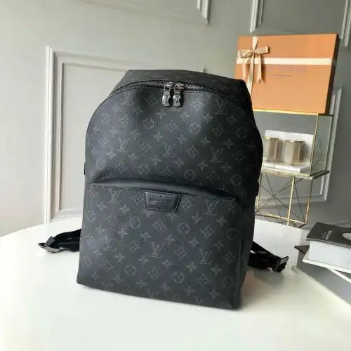 LV Bags 19T1L0678