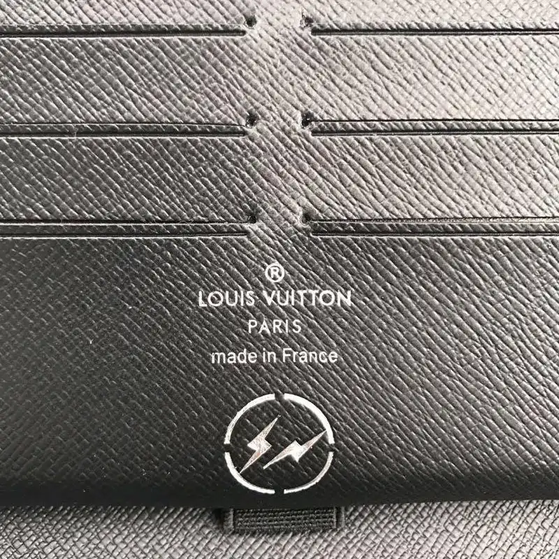 FASH LOUIS VUITTON Bags 19T1L0683