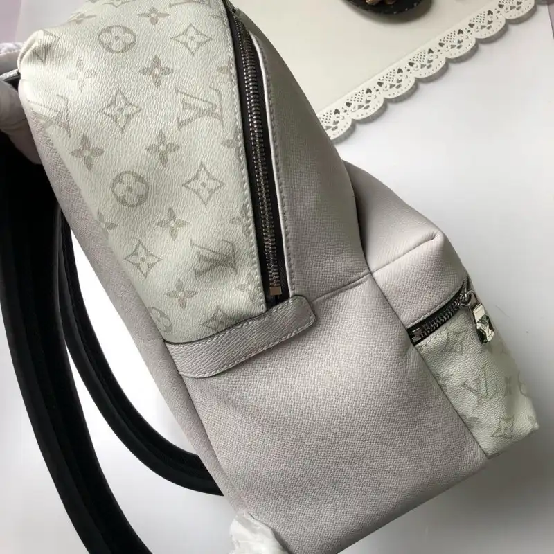 FASH LOUIS VUITTON Bags 19T1L0684