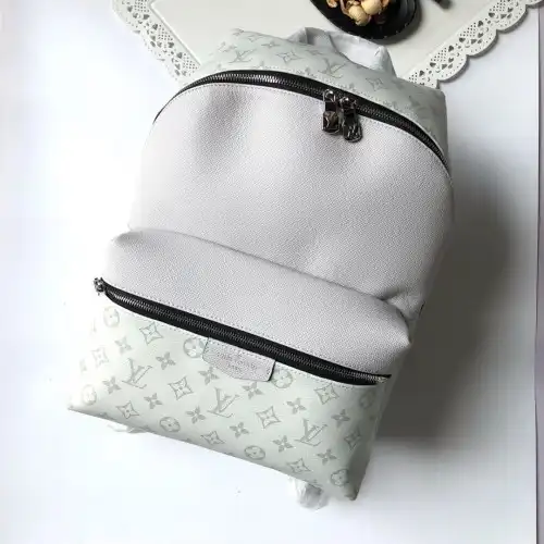 FASH LOUIS VUITTON Bags 19T1L0684