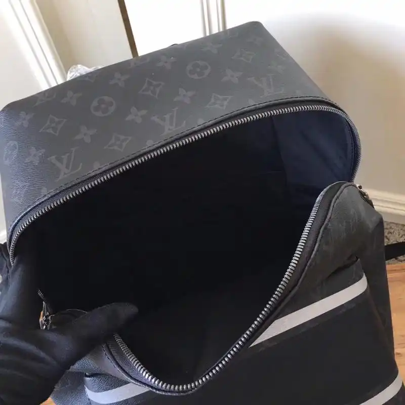 LV Bags 19T1L0690