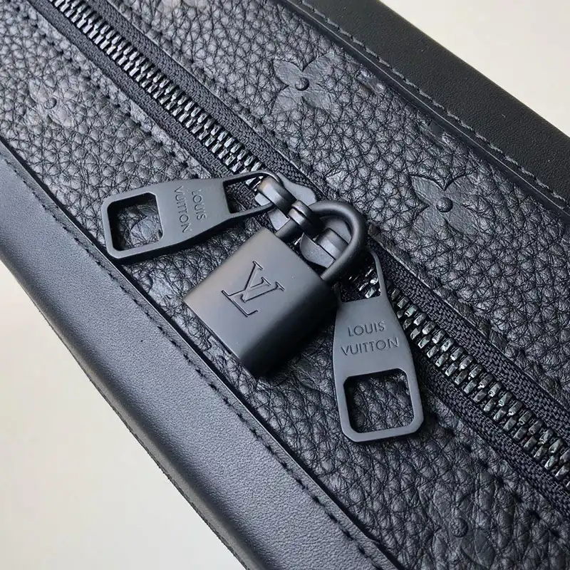 LV Bags 19T1L0696