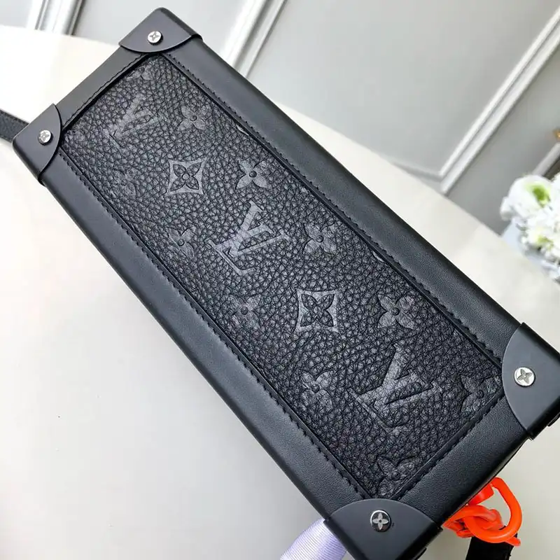 LV Bags 19T1L0696