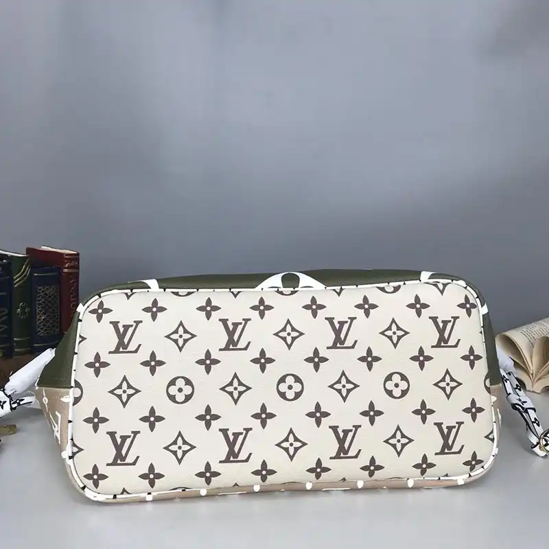 LV Bags 19T1L0709