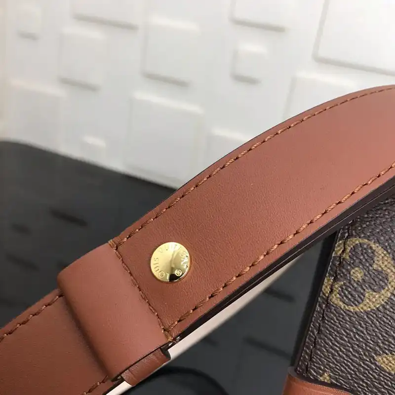 LV Bags 19T1L0719