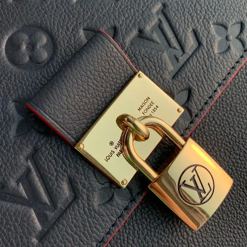 LV Bags 19T1L0720