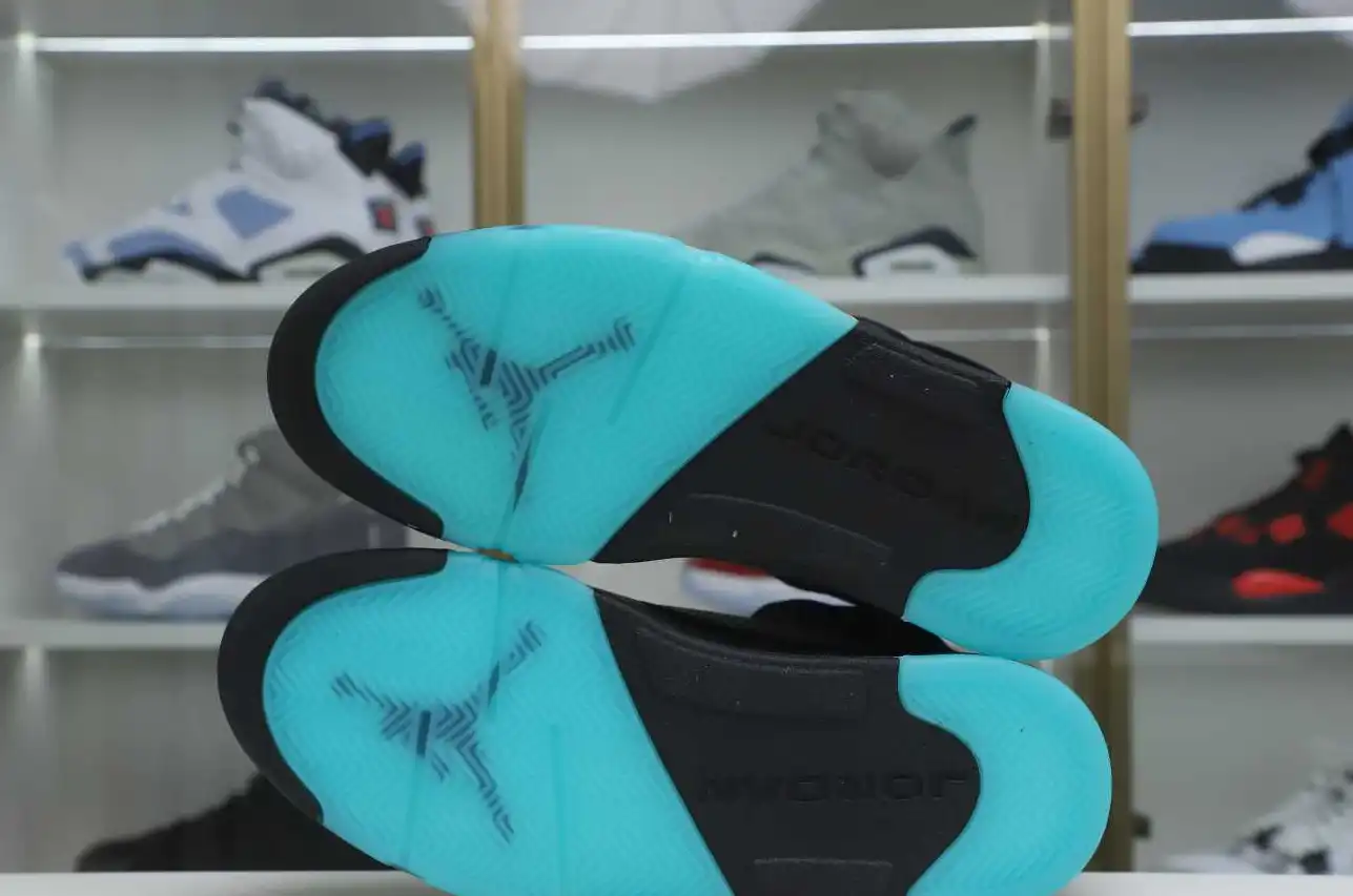 AIR JORDAN 5 