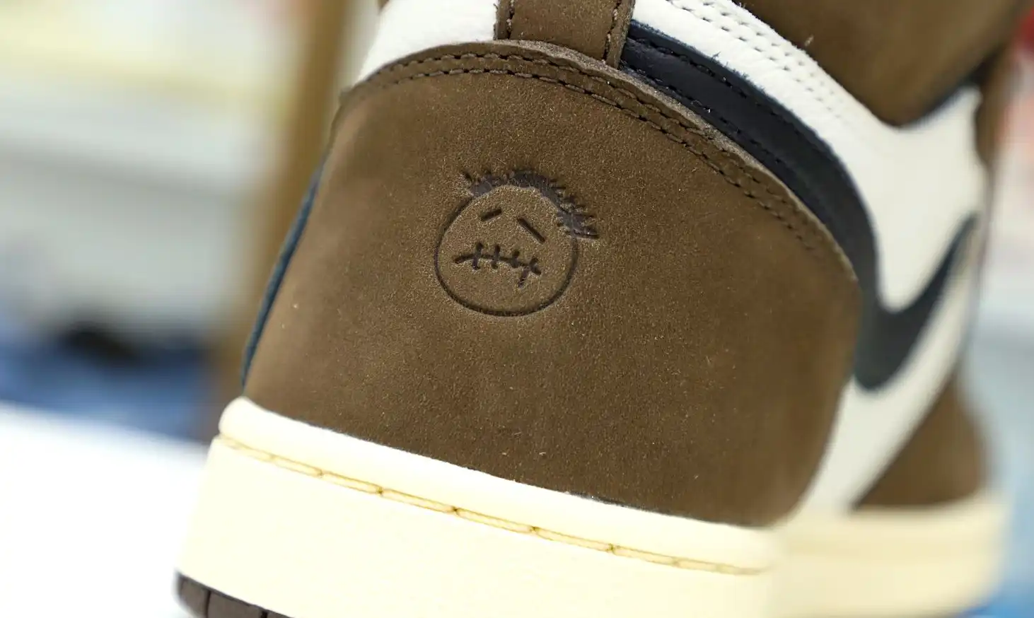 TRAVIS SCOTT X AIR JORDAN 1 RETRO HIGH OG 'MOCHA'