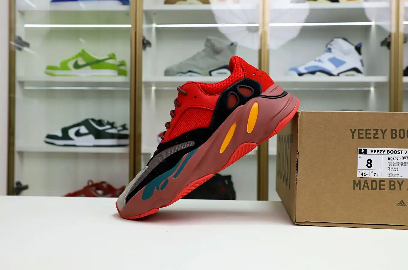 hype YEEZY BOOST 700 HI-RES RED HQ6979