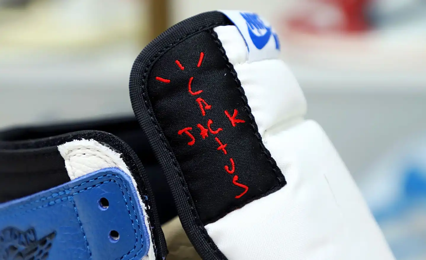 FRAGMENT DESIGN X TRAVIS SCOTT X AIR JORDAN 1 RETRO HIGH
