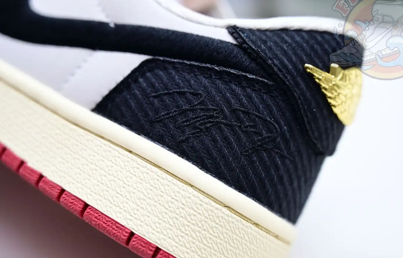 Trophy Room x Jordan Air Jordan 1 Low OG “Away”