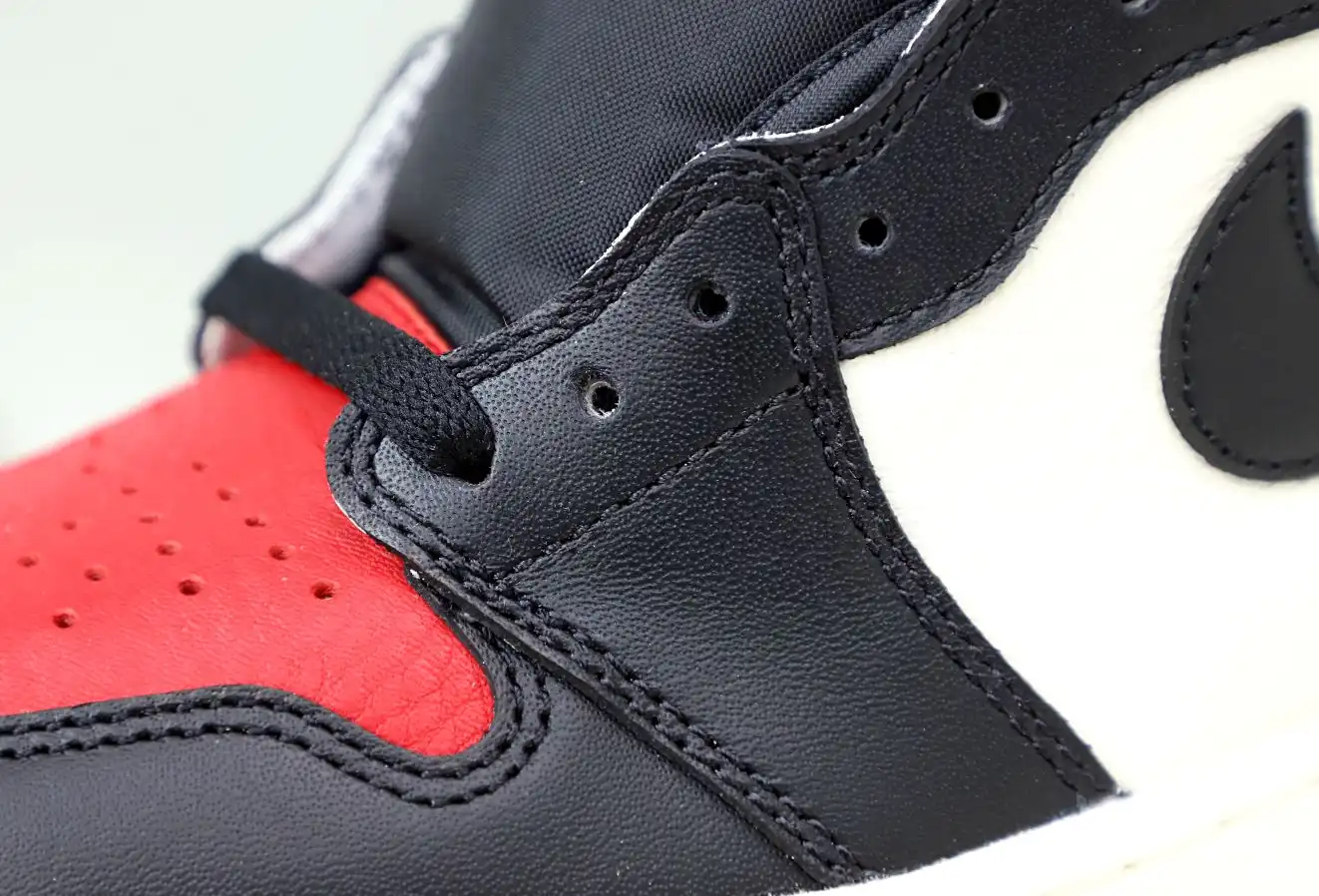 AIR JORDAN 1 RETRO HIGH OG 'BRED TOE'