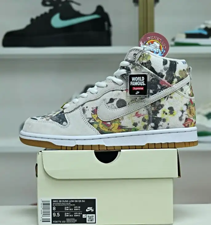 hype Supreme x Nike Dunk SB High  "Rammellzee"