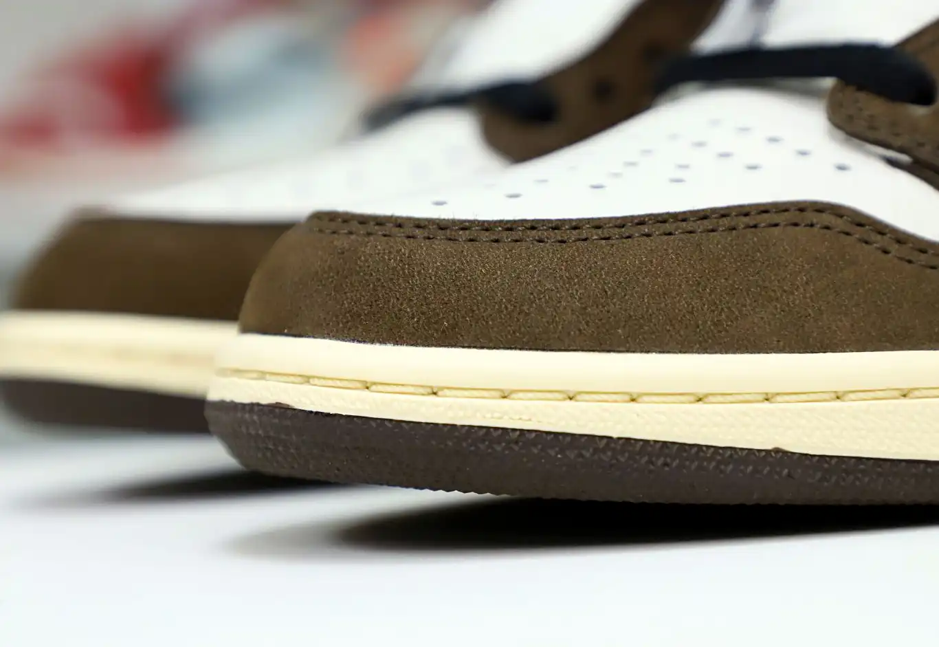 TRAVIS SCOTT X AIR JORDAN 1 RETRO HIGH OG 'MOCHA'