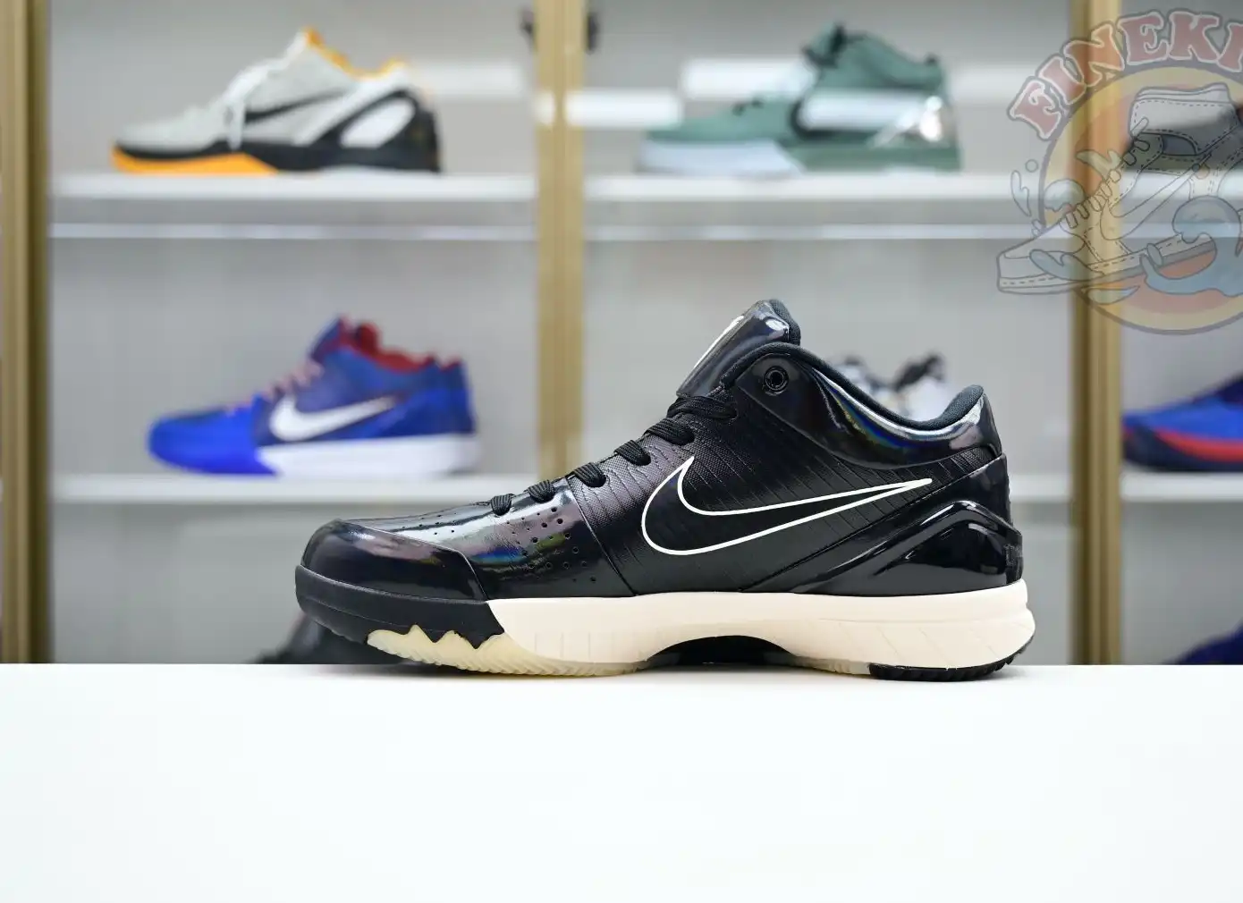 hype UNDEFEATED x Nike Zoom Kobe 4 Protro