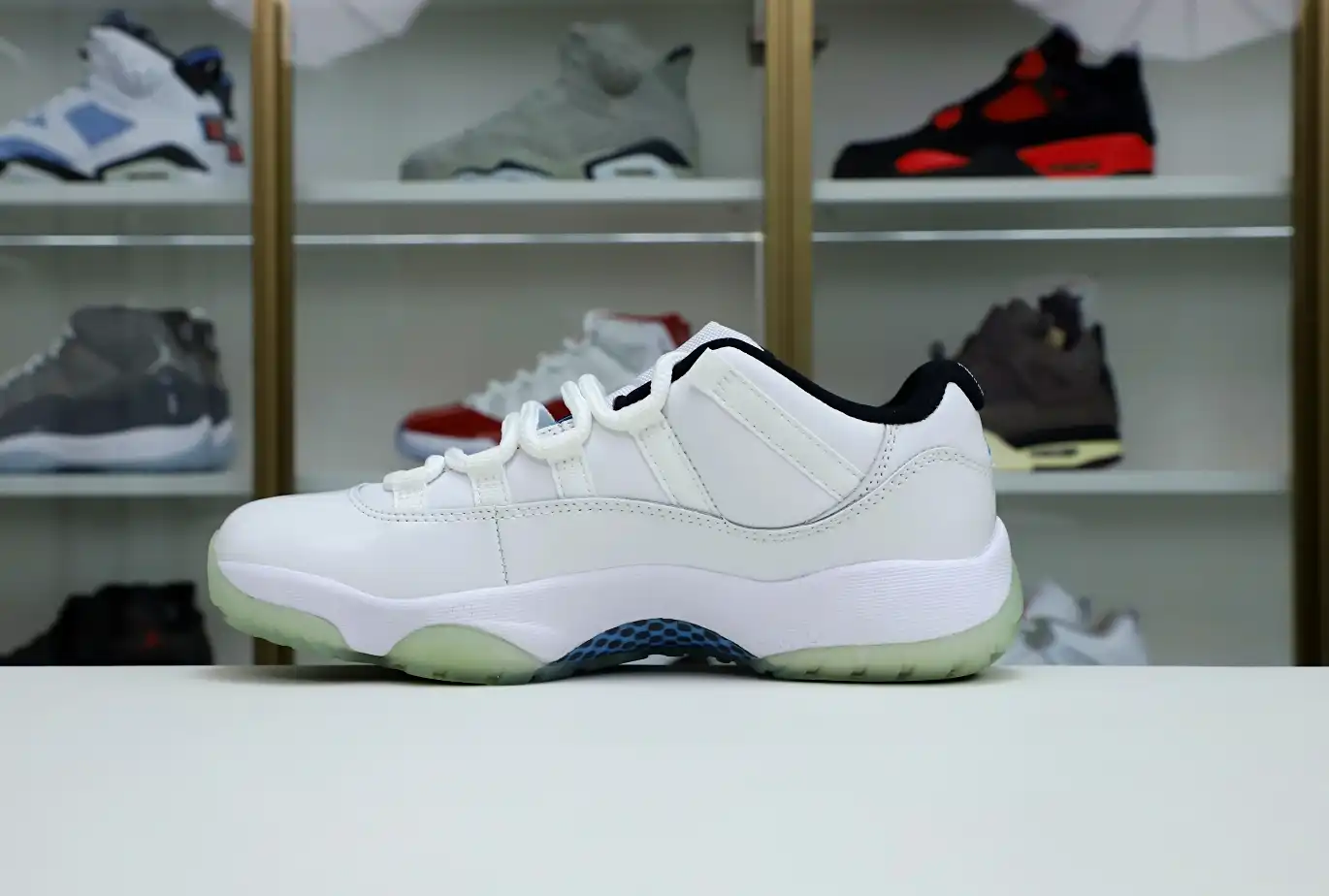 AIR JORDAN 11 RETRO LOW LEGEND BLUE