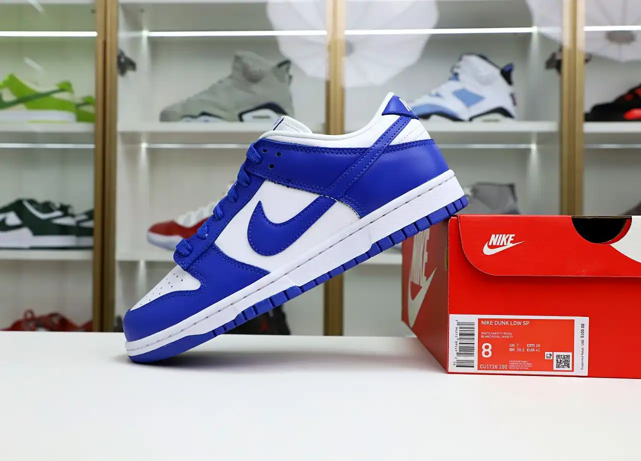 hype Nike Dunk Low  Kentucky