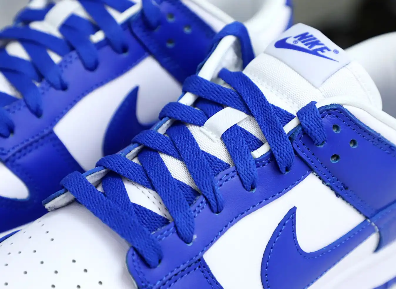 hype Nike Dunk Low  Kentucky