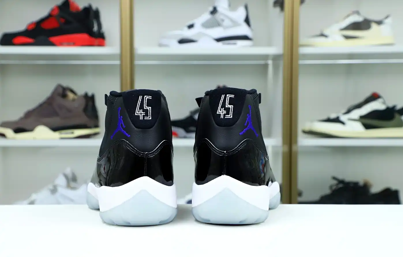 NIKE AIR JORDAN 11