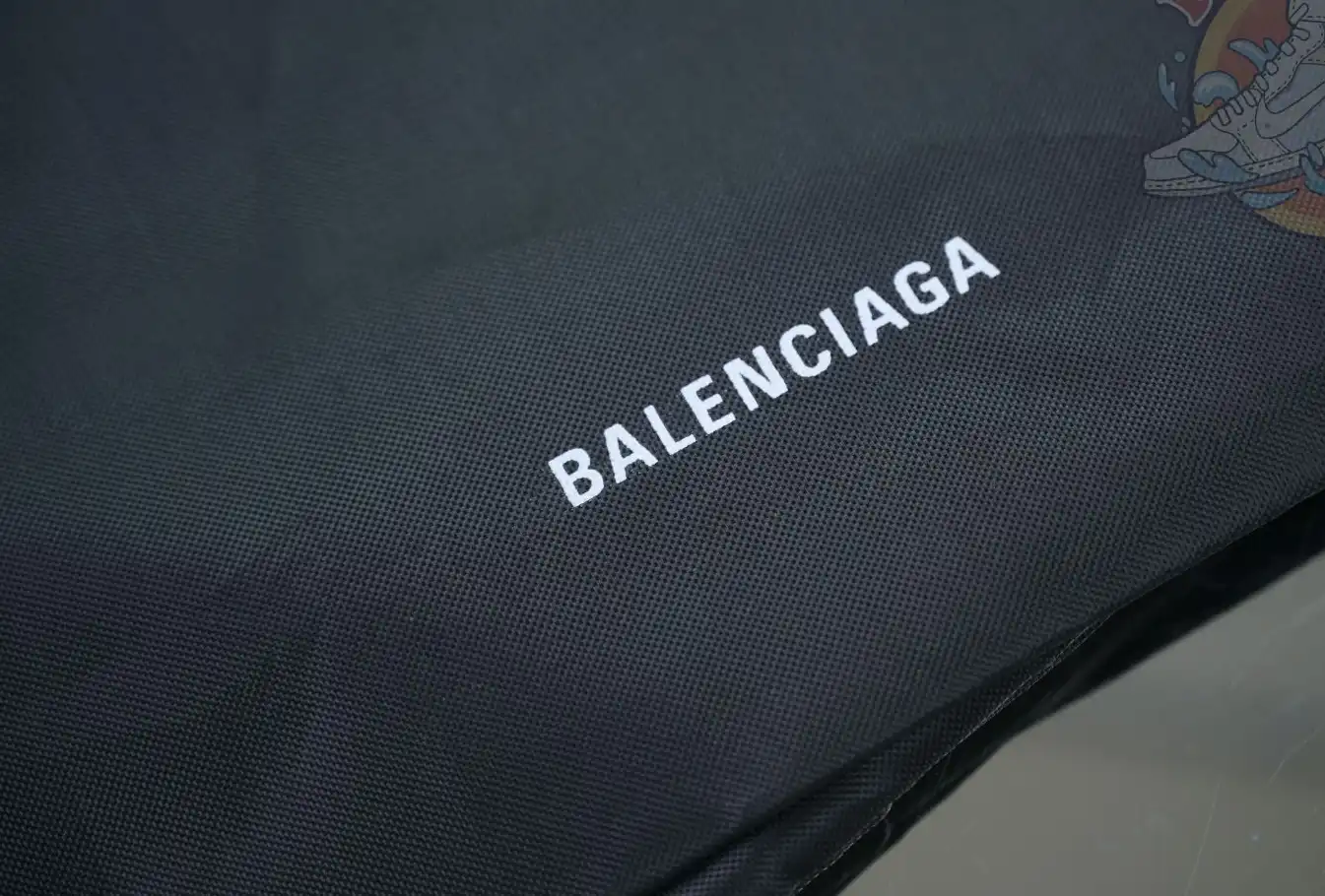 hype Balenciaga is available in all sizes. You cannot place an order on the website. You can contact customer service to purchase.BLGA 3XL