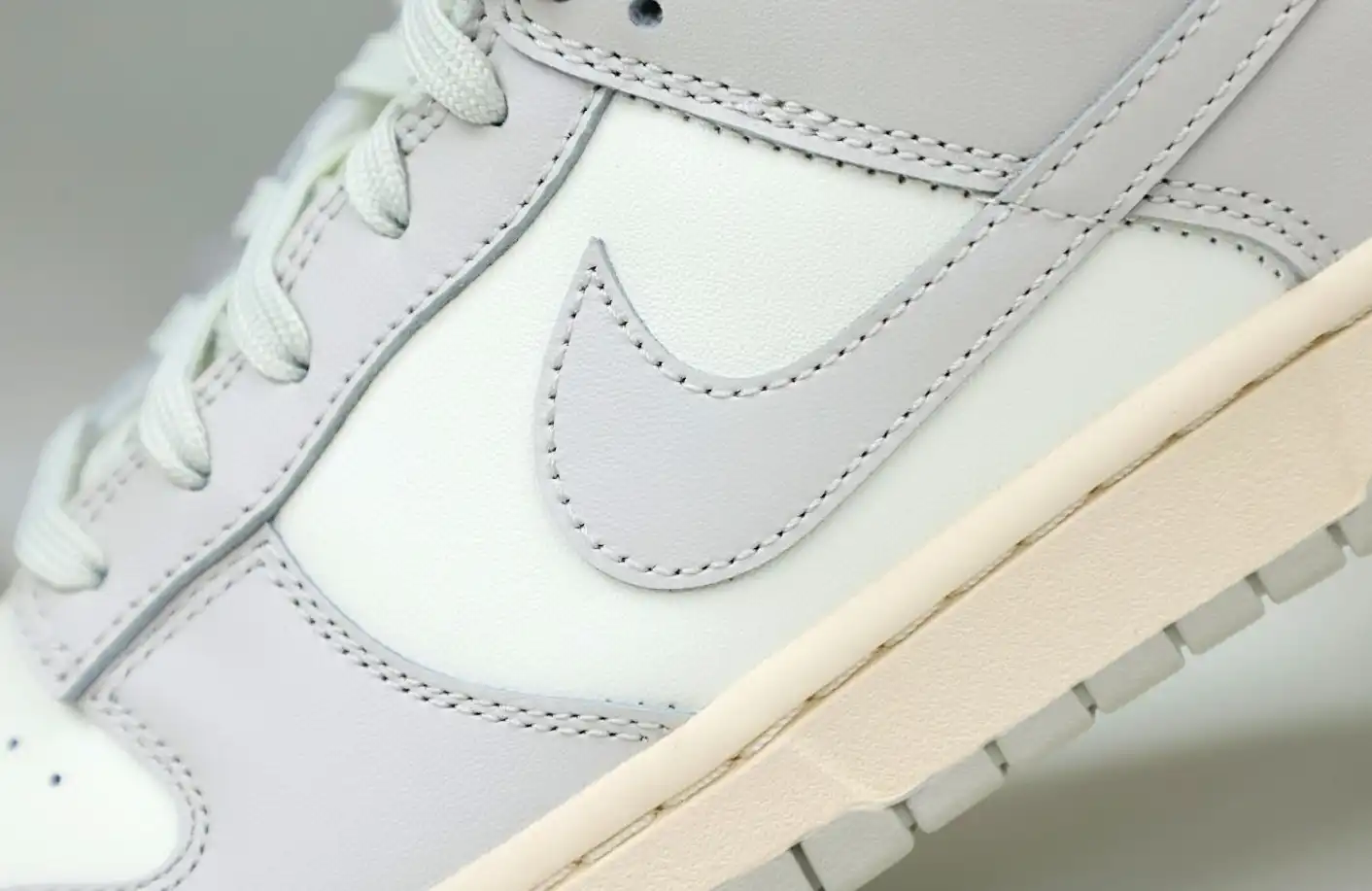 hype Nike Dunk Lowlight bone