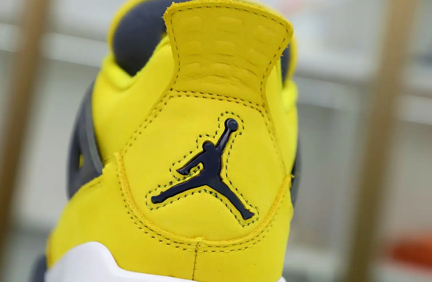 AIR JORDAN AIR JORDAN 4 RETRO 'LIGHTNING' 2021
