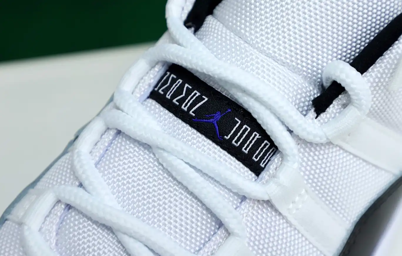 AIR JORDAN 11 RETRO LOW CONCORD