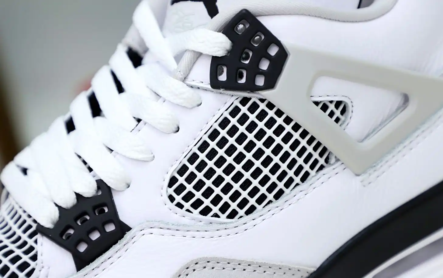 AIR JORDAN 4 MILITARY BLACK
