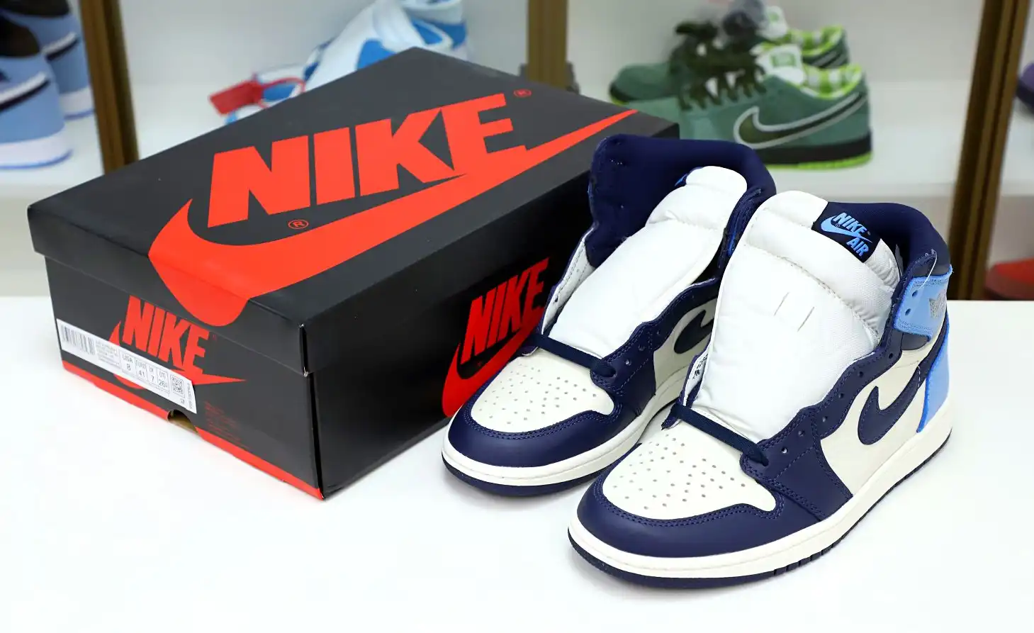 AIR JORDAN 1 RETRO HIGH OG 'OBSIDIAN'