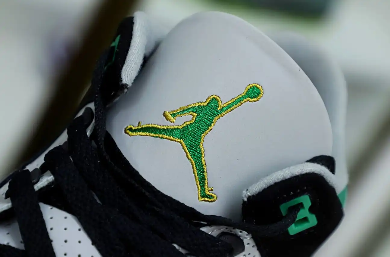 AIR JORDAN 3 PINE GREEN