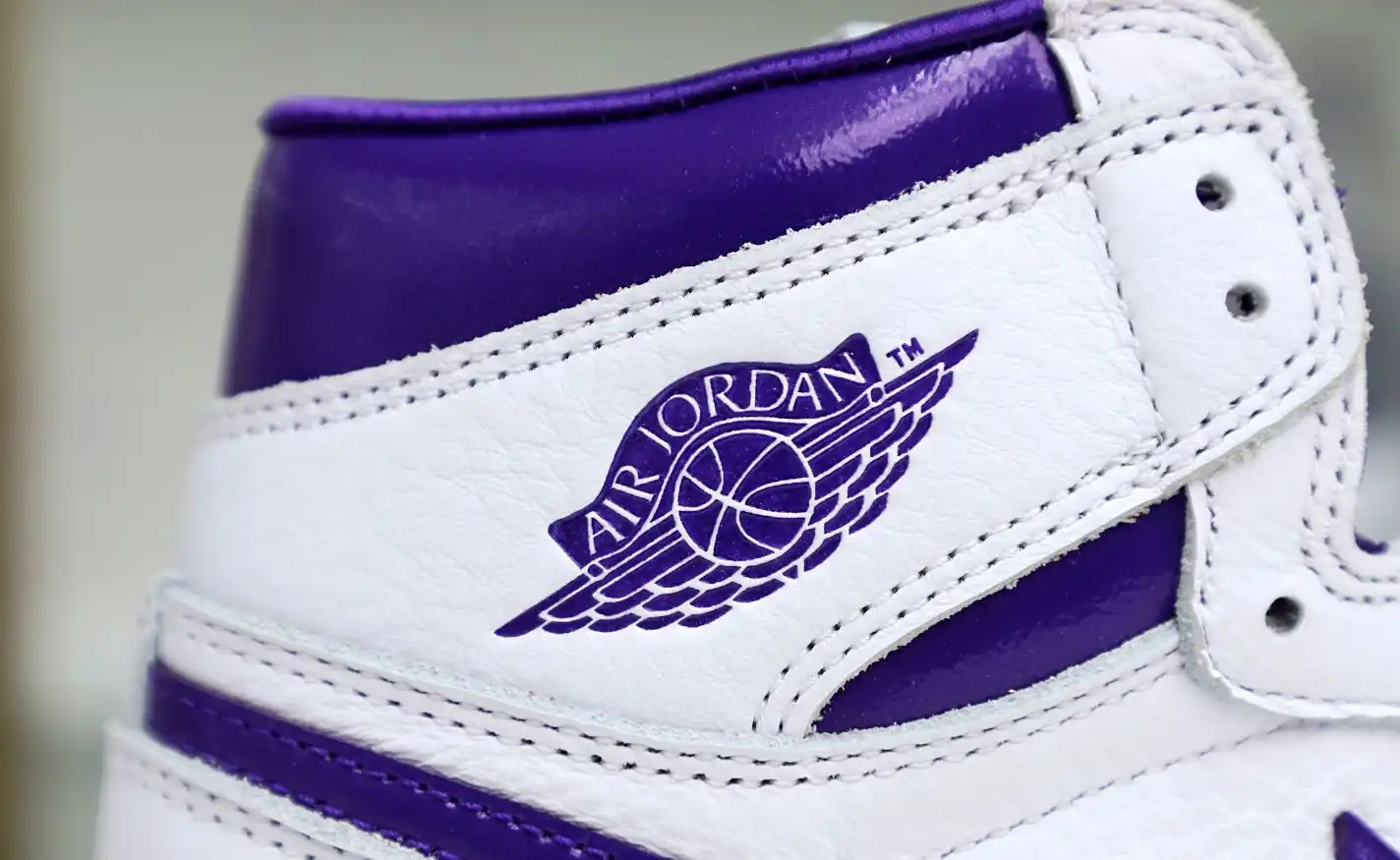 Air Jordan 1 High OG Court Purple