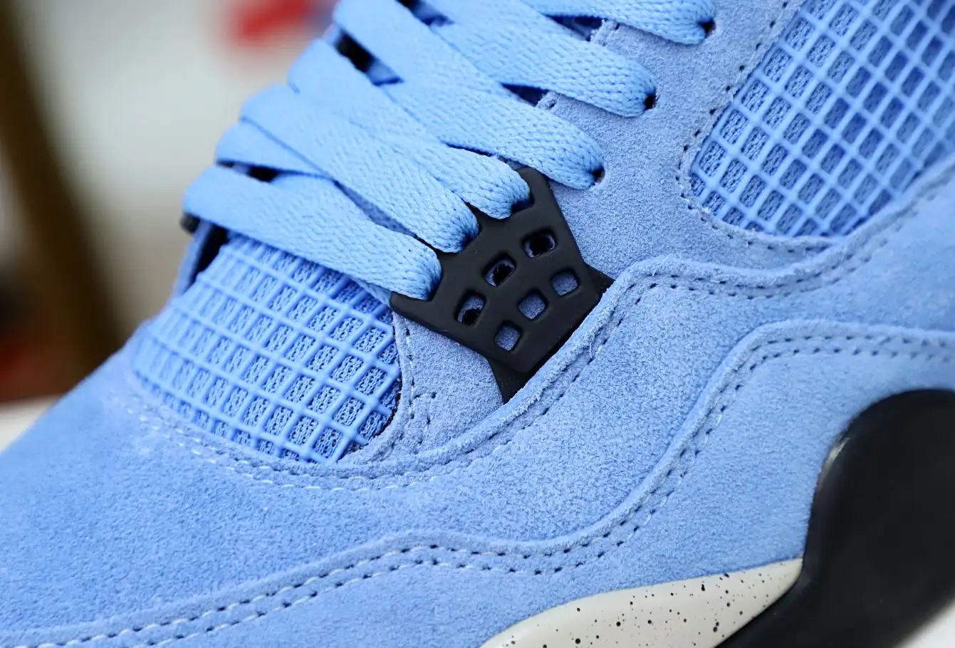 AIR JORDAN 4 UNIVERSITY BLUE