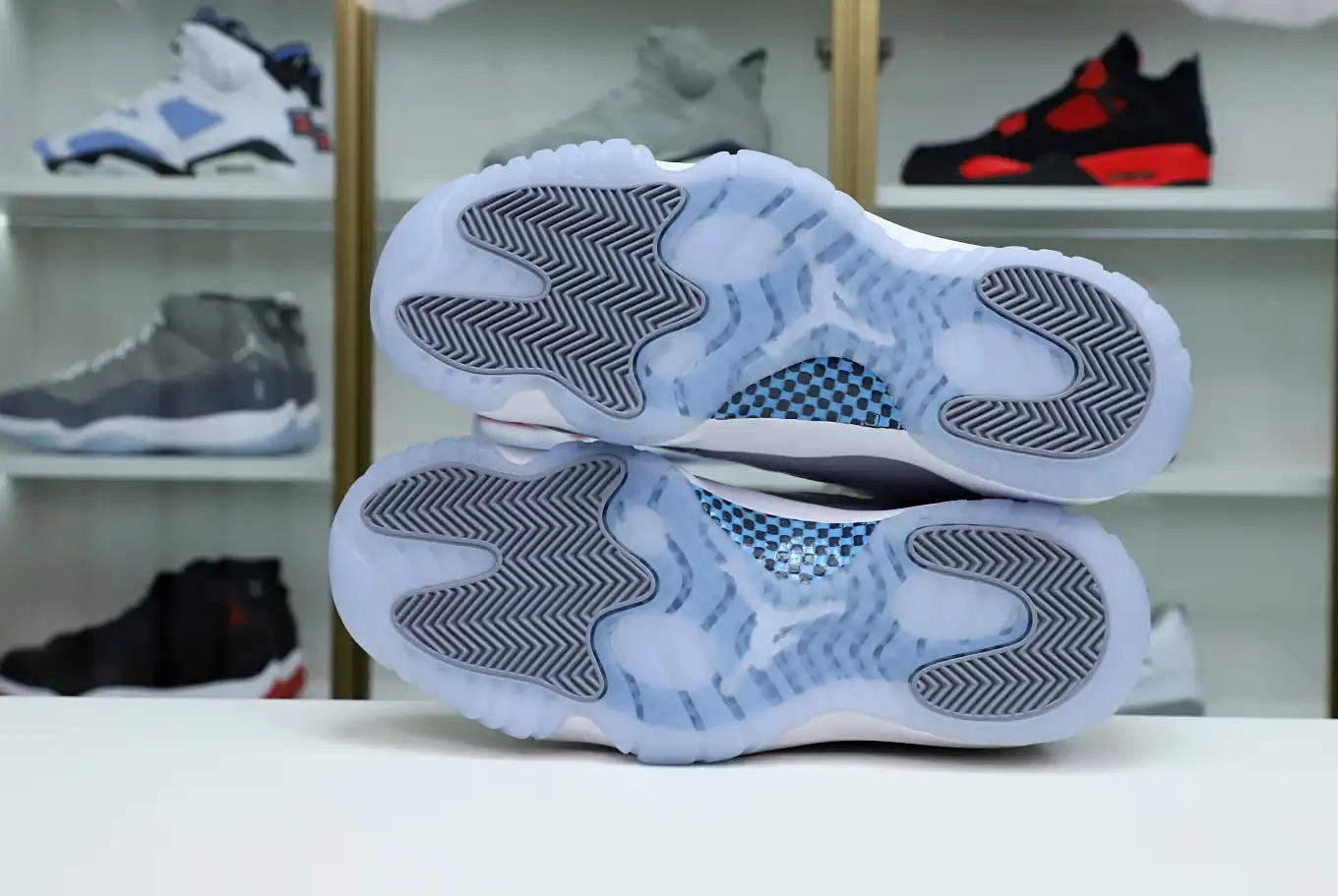 Air Jordan 11 Retro Low 