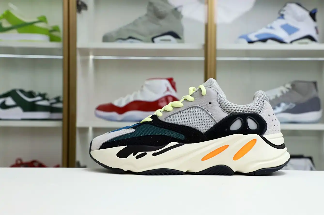 hype YEEZY BOOST 700 'WAVE RUNNER'