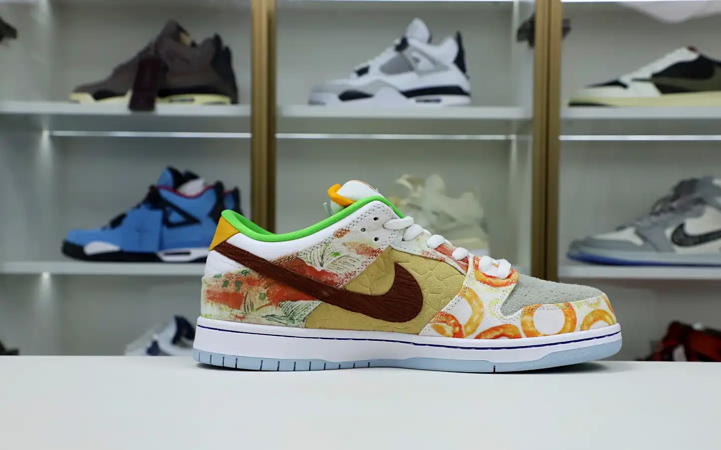 hype JASON DENG X DUNK LOW PRO SB 'STREET HAWKER'