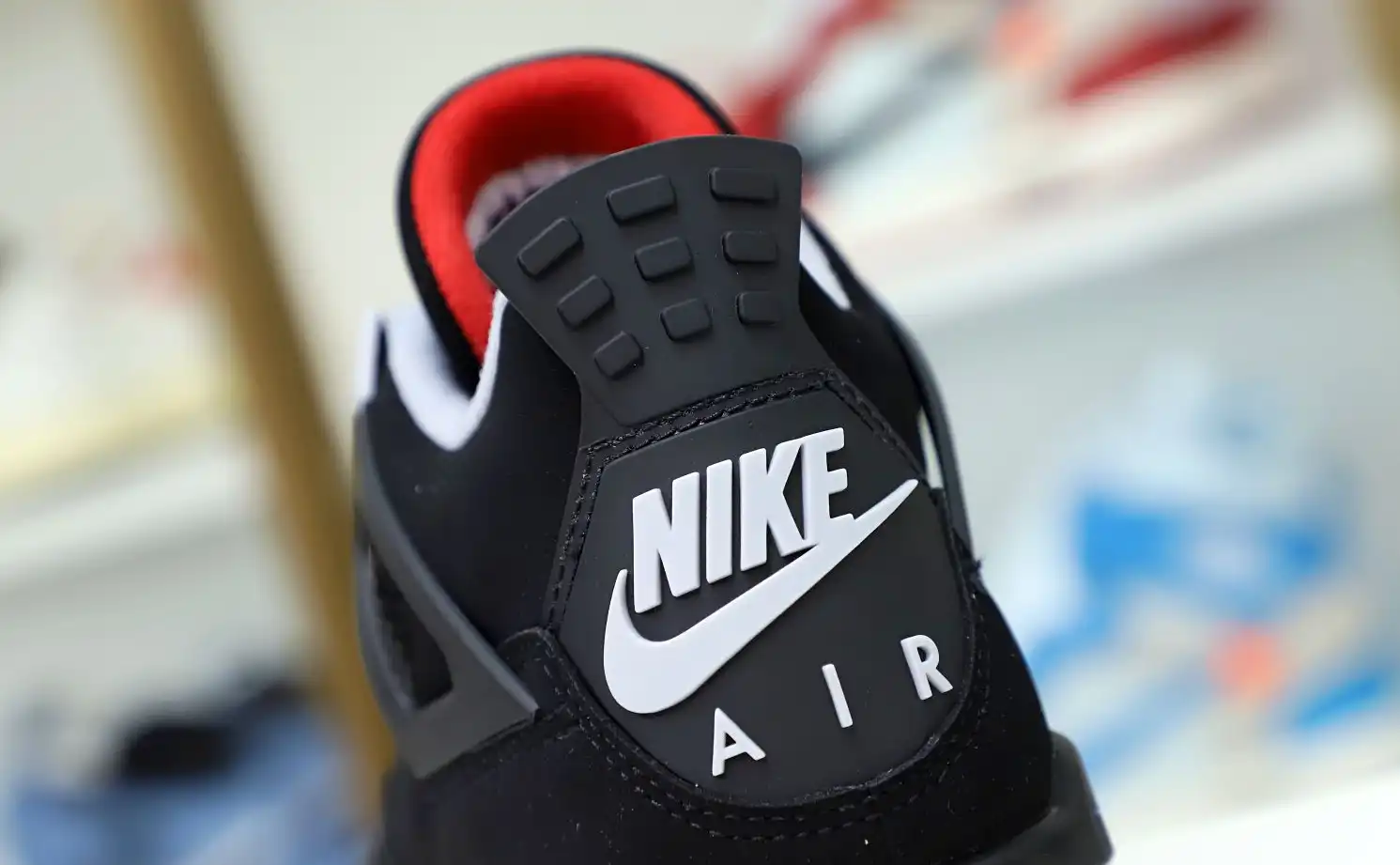 AIR JORDAN 4 RETRO OG 'BRED' 2019