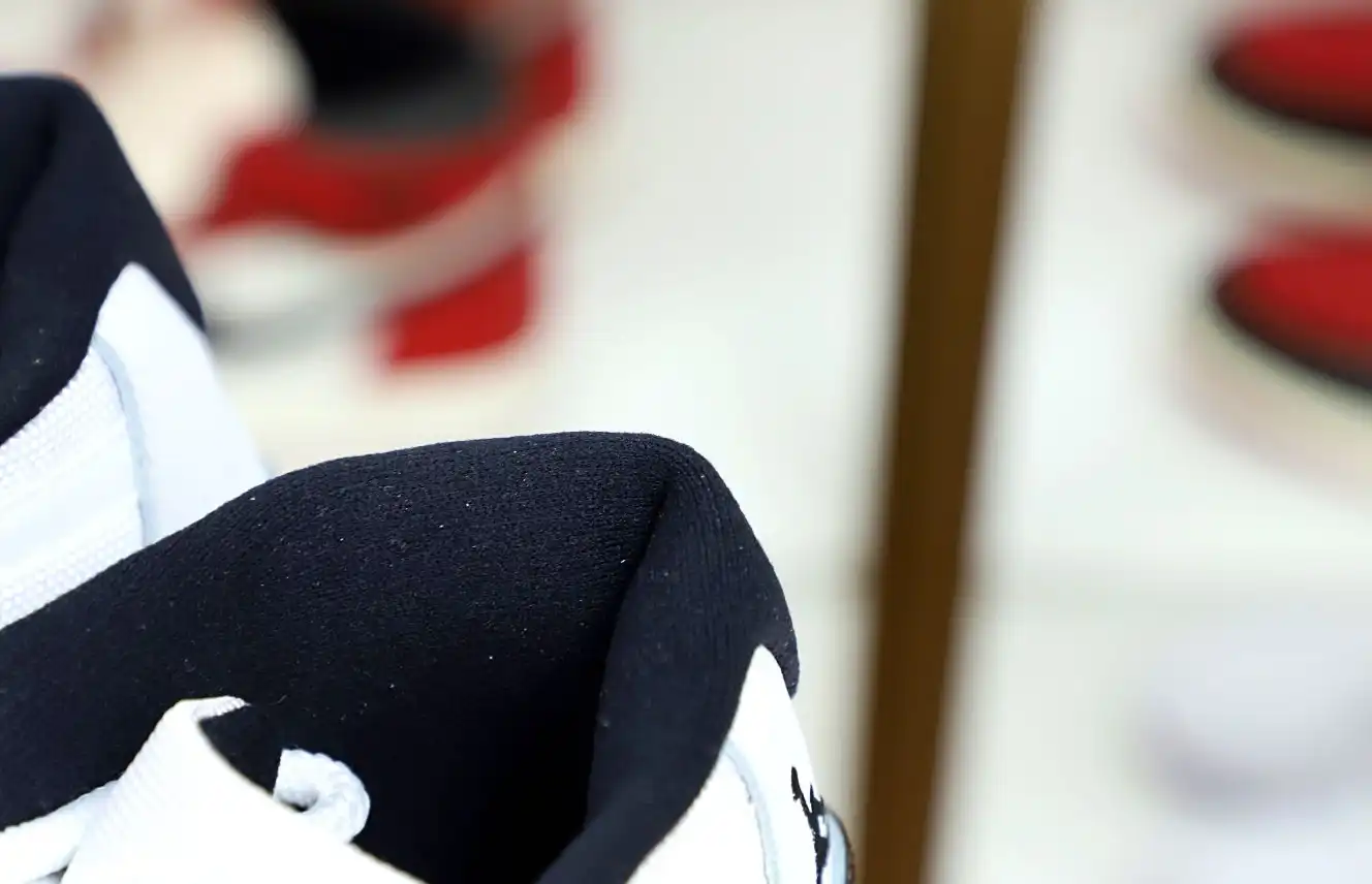 AIR JORDAN 11 RETRO 'CONCORD' 2018